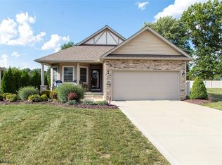 1099 Huntsman Ct, Grafton, OH 44044