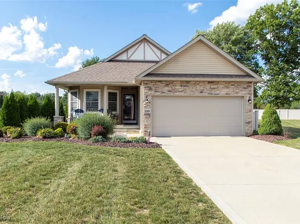 1099 Huntsman Ct, Grafton, OH 44044