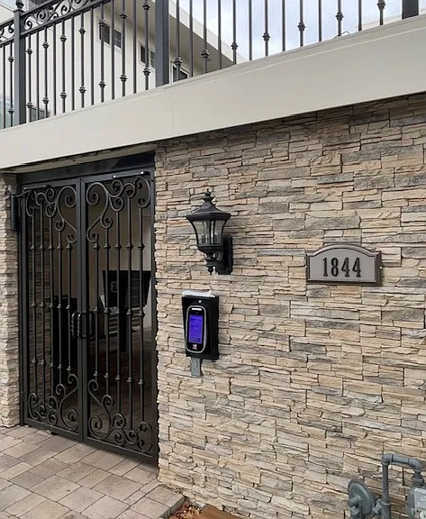 1844 Park Ave #11 — Photo 2