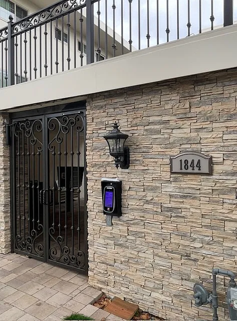 Building Photo - 1844 Park Ave #11