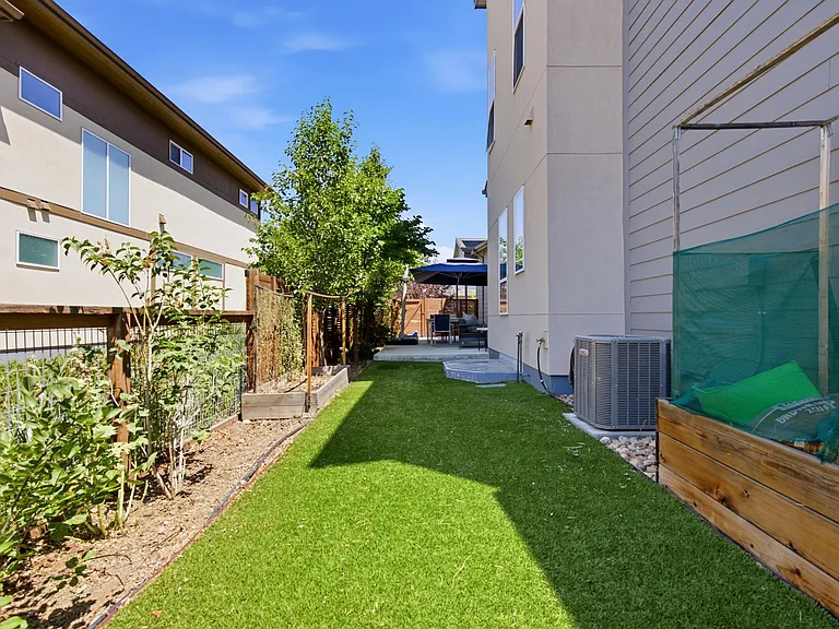 6649 Fern Dr — Photo 31