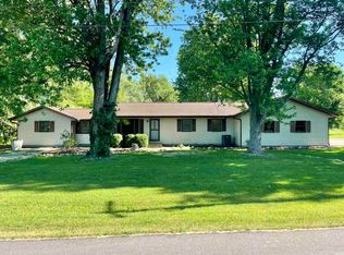 325 W Indian St, Elnora, IN 47529