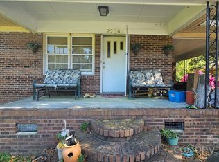 2704 Chambers St, Lumberton, NC 28358
