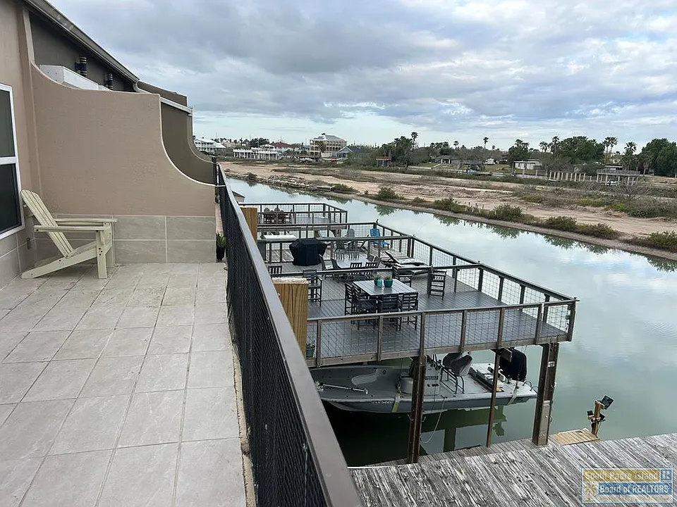 1342 Harbor Island Dr