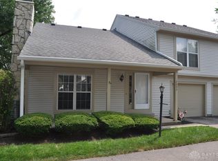 2053 Foxknoll Dr, Dayton, OH 45458