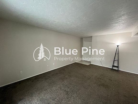 3rd image of 1460 Vega Cir APT 4