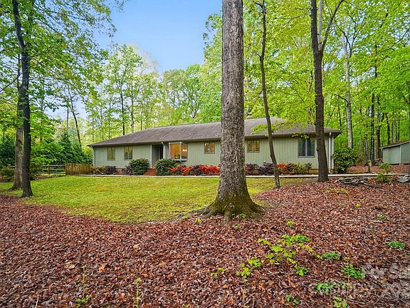 2nd image of 109 Canterbury Ln