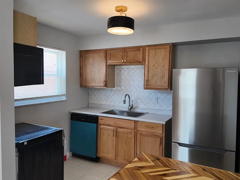 3160 Schubert Ave #2 — Photo 6