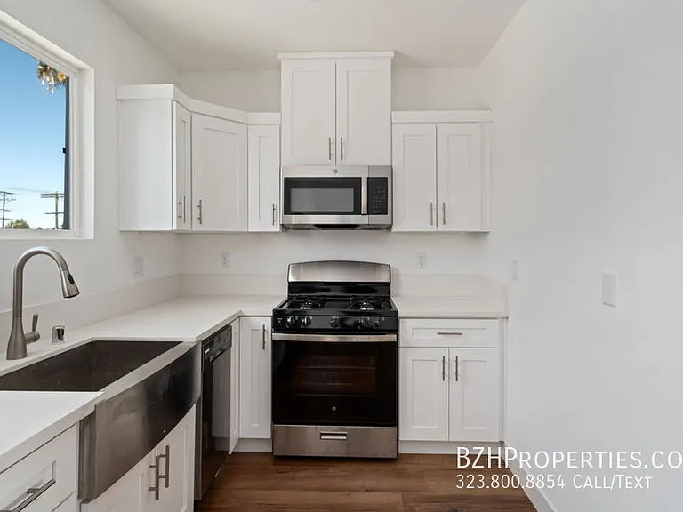 6338 Beck Ave #1/2 — Photo 4