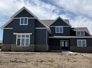 3196 Jackdaws Dr, Beloit, WI 53511