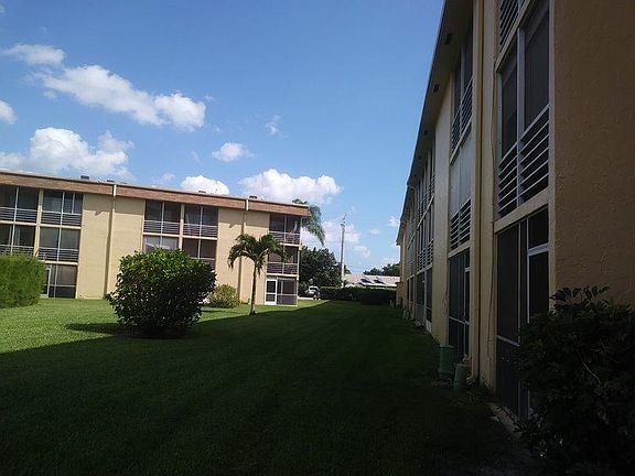 2nd image of 600 Village Green Ct