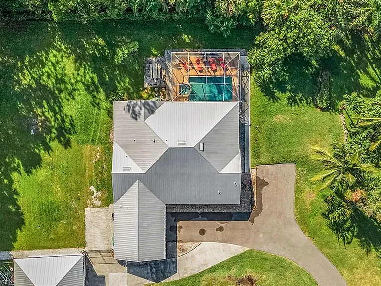 2950 Coach House Ln — Photo 34