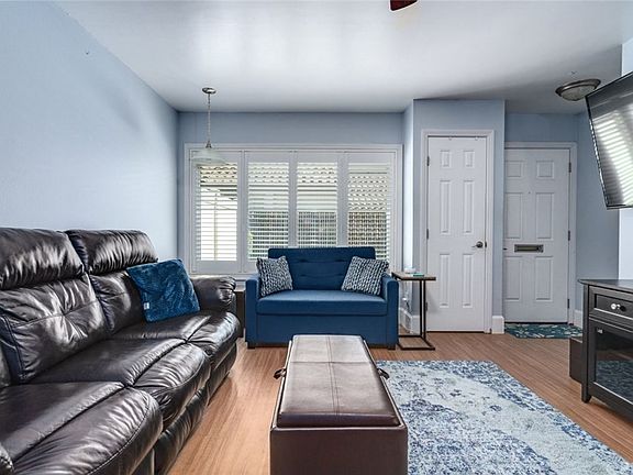 5th image of 5565 Pioneer Blvd