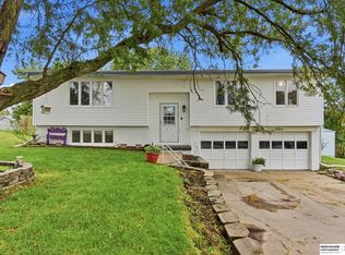 13911 Lisa Cir, Omaha, NE 68138