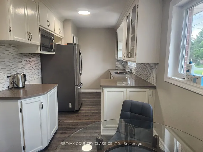7 Beechwood Dr #UPPER — Photo 8