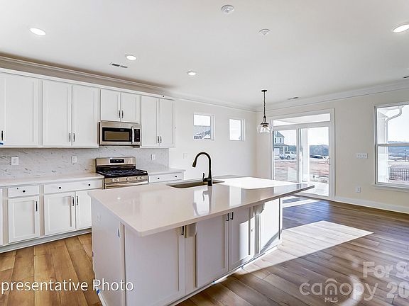 7th image of this home