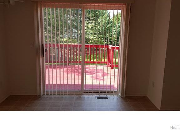 5th image of 38211 Saratoga Cir #1