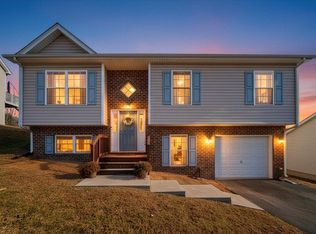 317 Timothy Ln NW, Roanoke, VA 24017