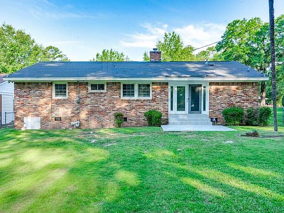 5th image of 2532 Parkwood Dr