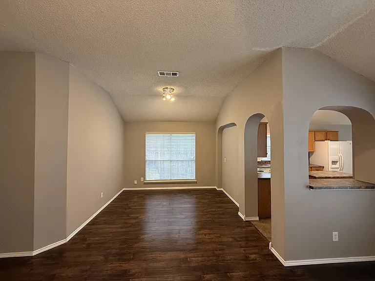 6105 Comfort Dr — Photo 7