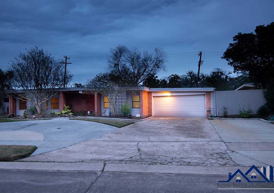 1st image of 1612 Walnut Dr