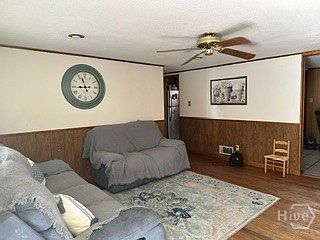 4th image of 206 Cherry Street