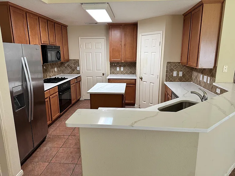 2601 Easton Springs Ct — Photo 8