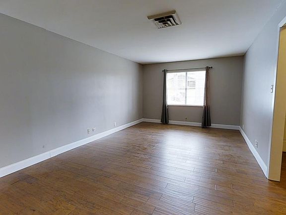 3rd image of 2927 S Keaton Ave