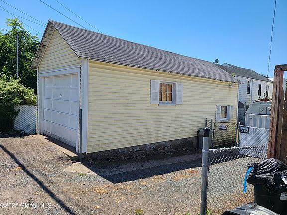2nd image of 680 3rd Ave
