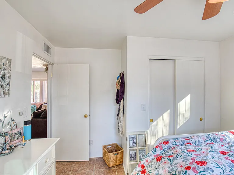 1323 E Elm St — Photo 18