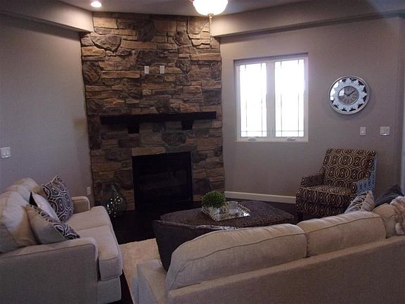 3rd image of 9496 S Coyote Ln
