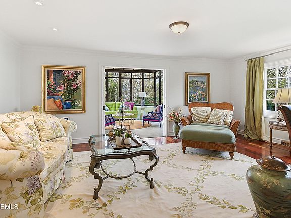 5th image of 654 Valley Road