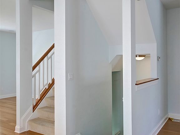 5th image of 129 Ashbourne Dr