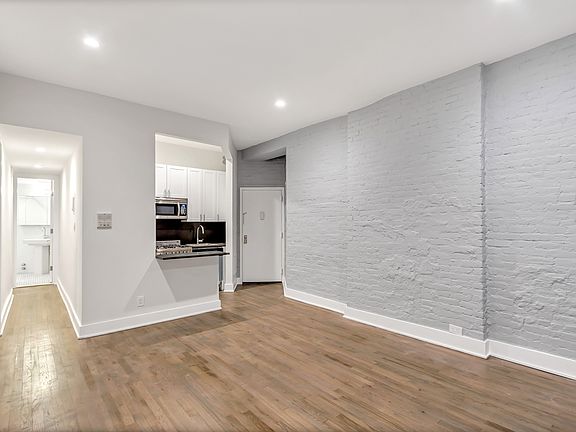 3rd image of 220 E 95th St APT 1D