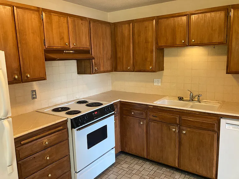 6515 4th Ave NE #3 — Photo 3