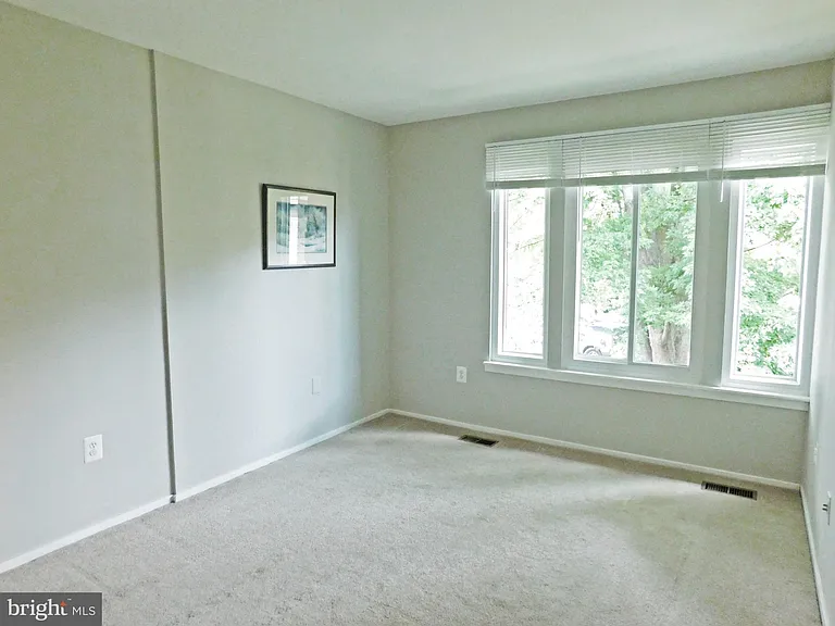 10315 Cherry View Ct — Photo 16