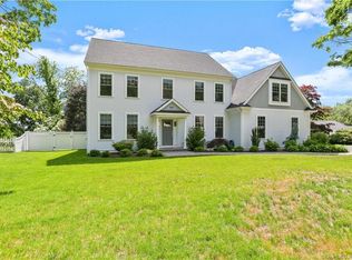 541 Morehouse Hwy, Fairfield, CT 06825