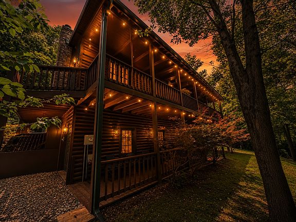 4th image of 728 Deer Ln