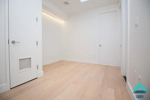 Rented by EXR | media 39