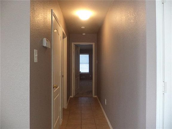 4th image of 228 Laramie Ln