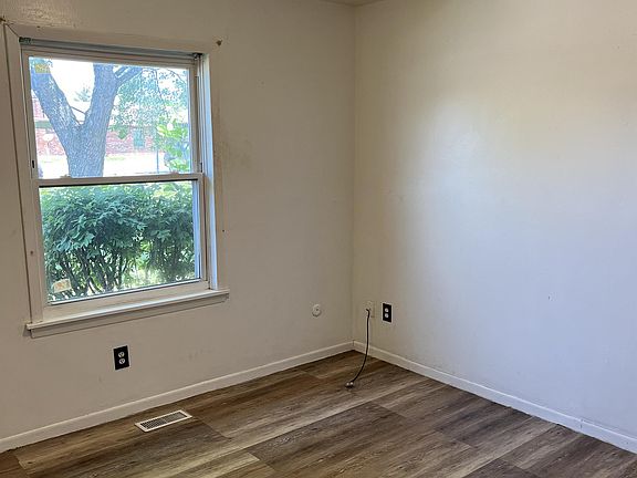 4th image of 8318-8324 Woodgrove Ct