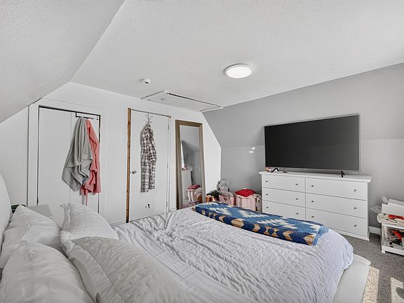 20th image of 148 E Sheridan Ave