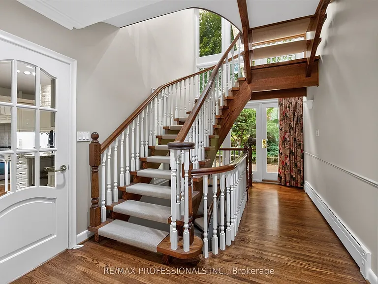 32 Edenbrook Hl — Photo 20
