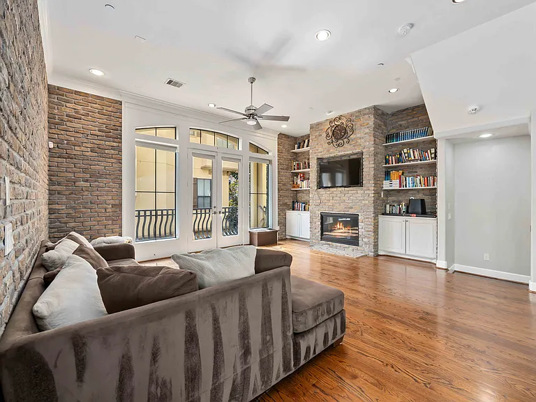 328 Bomar St — Photo 8