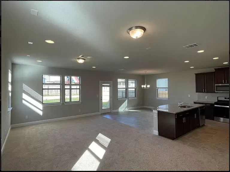 200 Mayney Ln — Photo 3