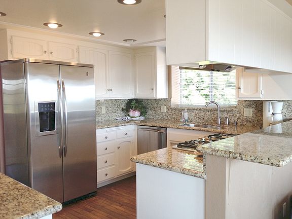 2nd image of 1611 Hillcrest Dr
