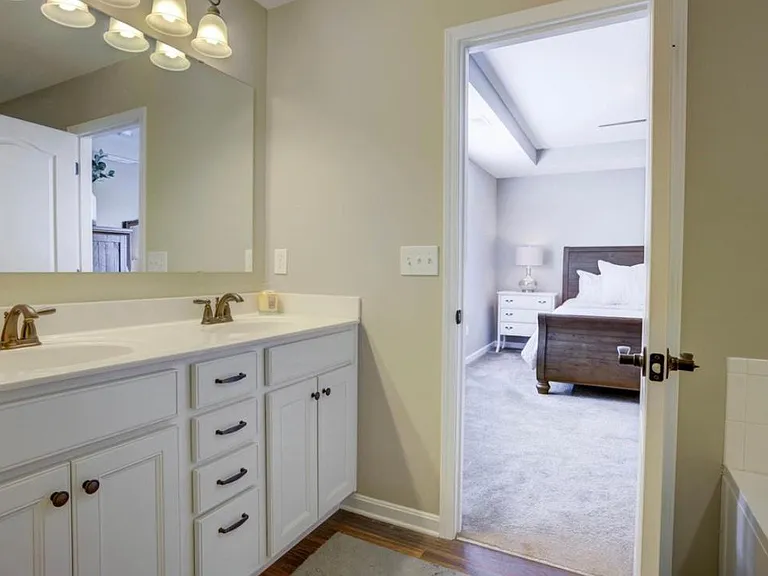 11916 Trottingham Cir — Photo 22