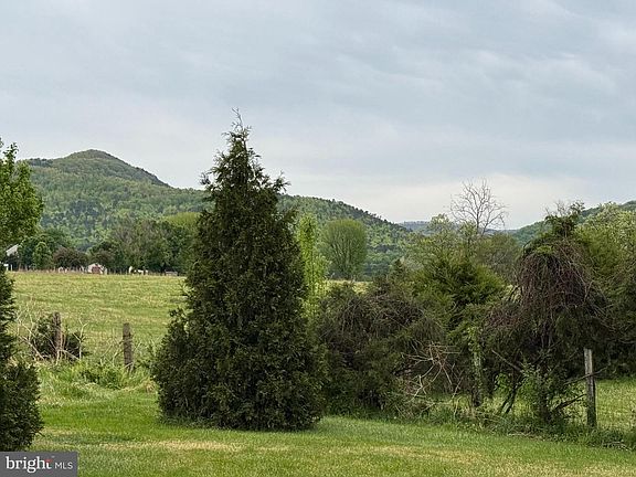 4th image of 72 Leola Loop