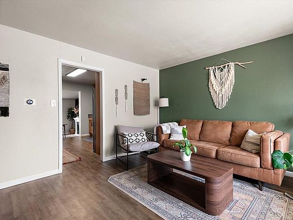 3rd image of 3137 Skyview Ave