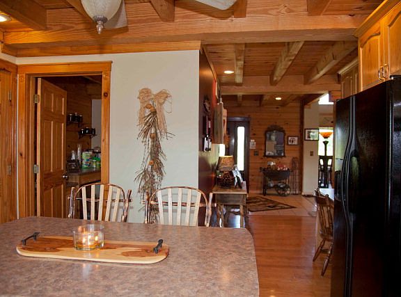 4th image of 1566 Forest Ln